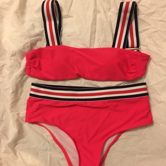 brand new swimsuit - Picture 2 of 5